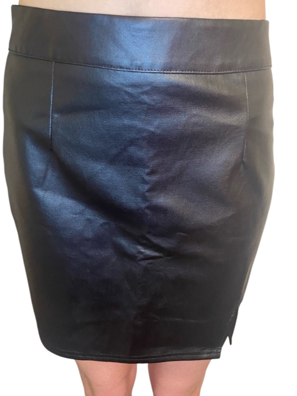 Lulu's Black Faux Leather mini skirt with side slit size small nwt